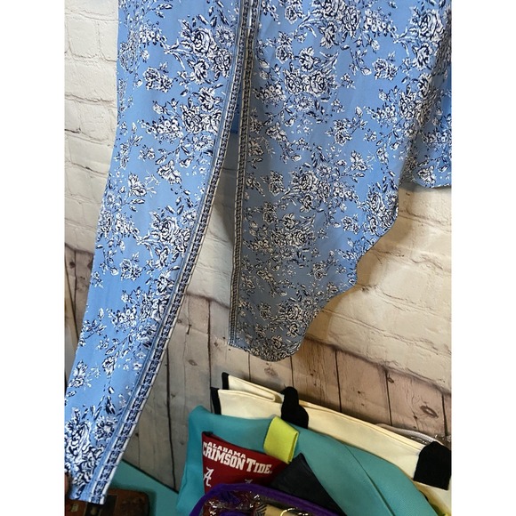 Max Studio Women Size Medium Top Blouse floral Short Sleeve Blue Button - Picture 4 of 5